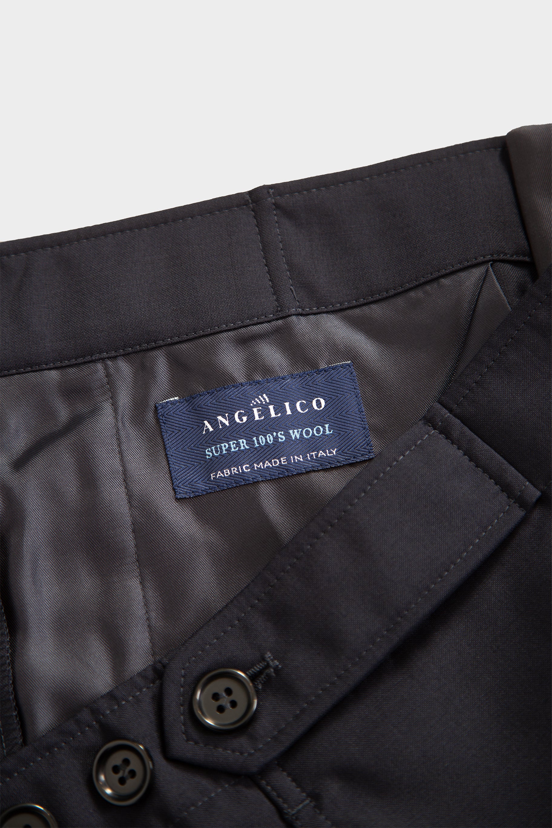 Navy blue wool tailored short with adjustable waist