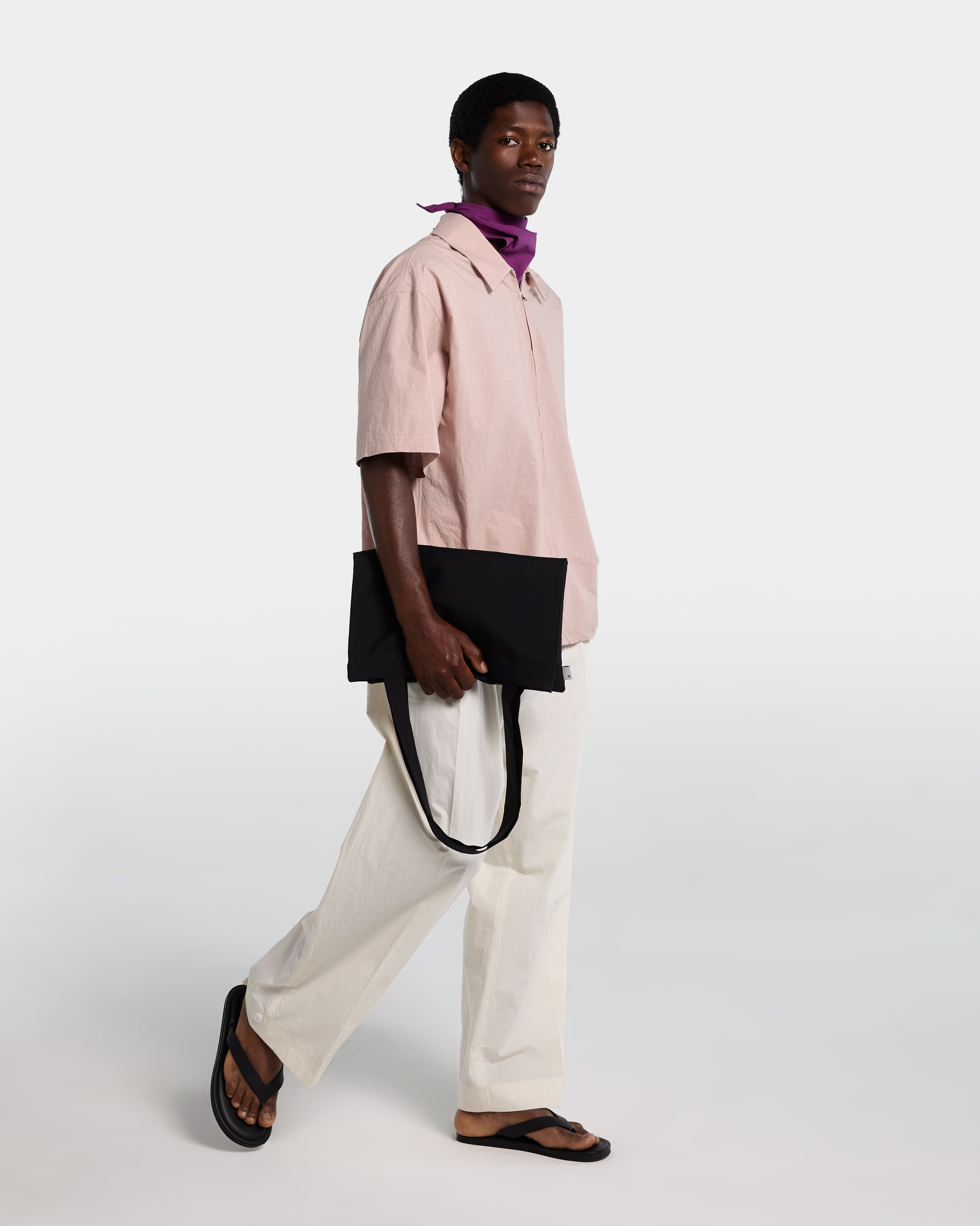 Pink poplin shirt with zip and short sleeves