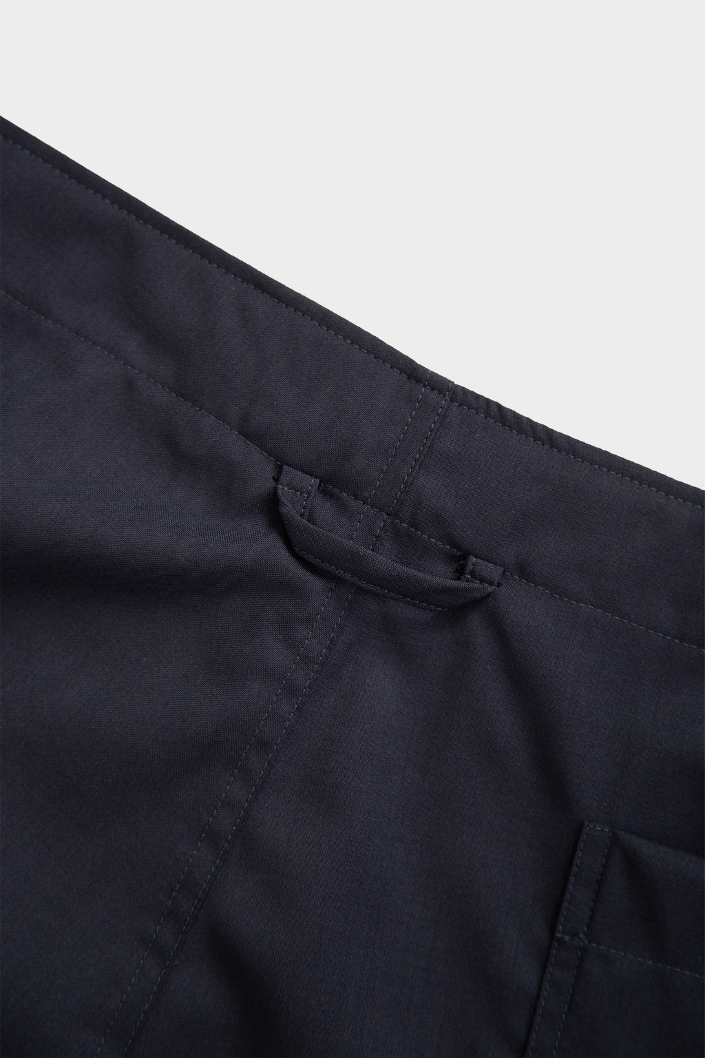Navy blue wool tailored short with adjustable waist