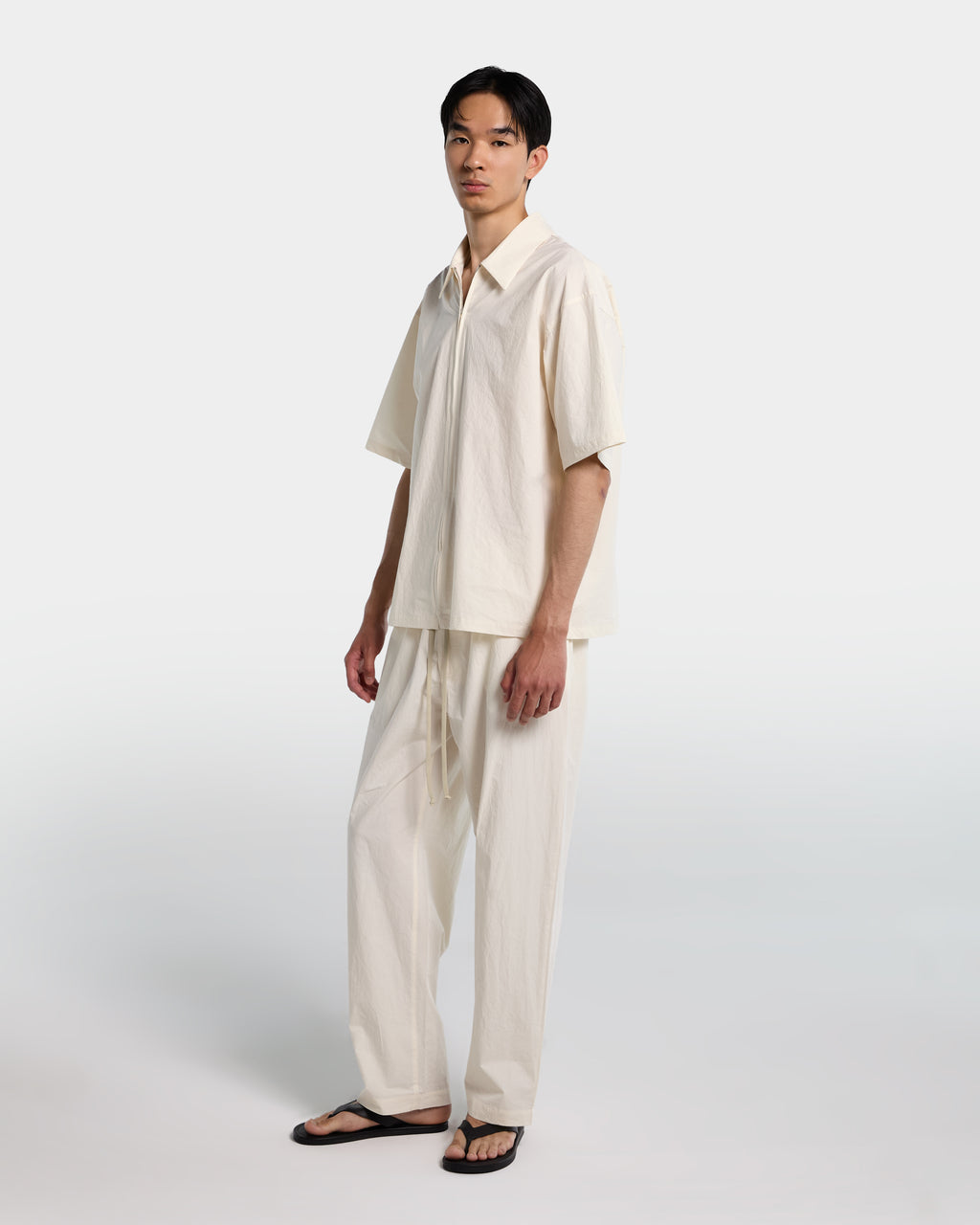 Cream poplin shirt with zip and short sleeves