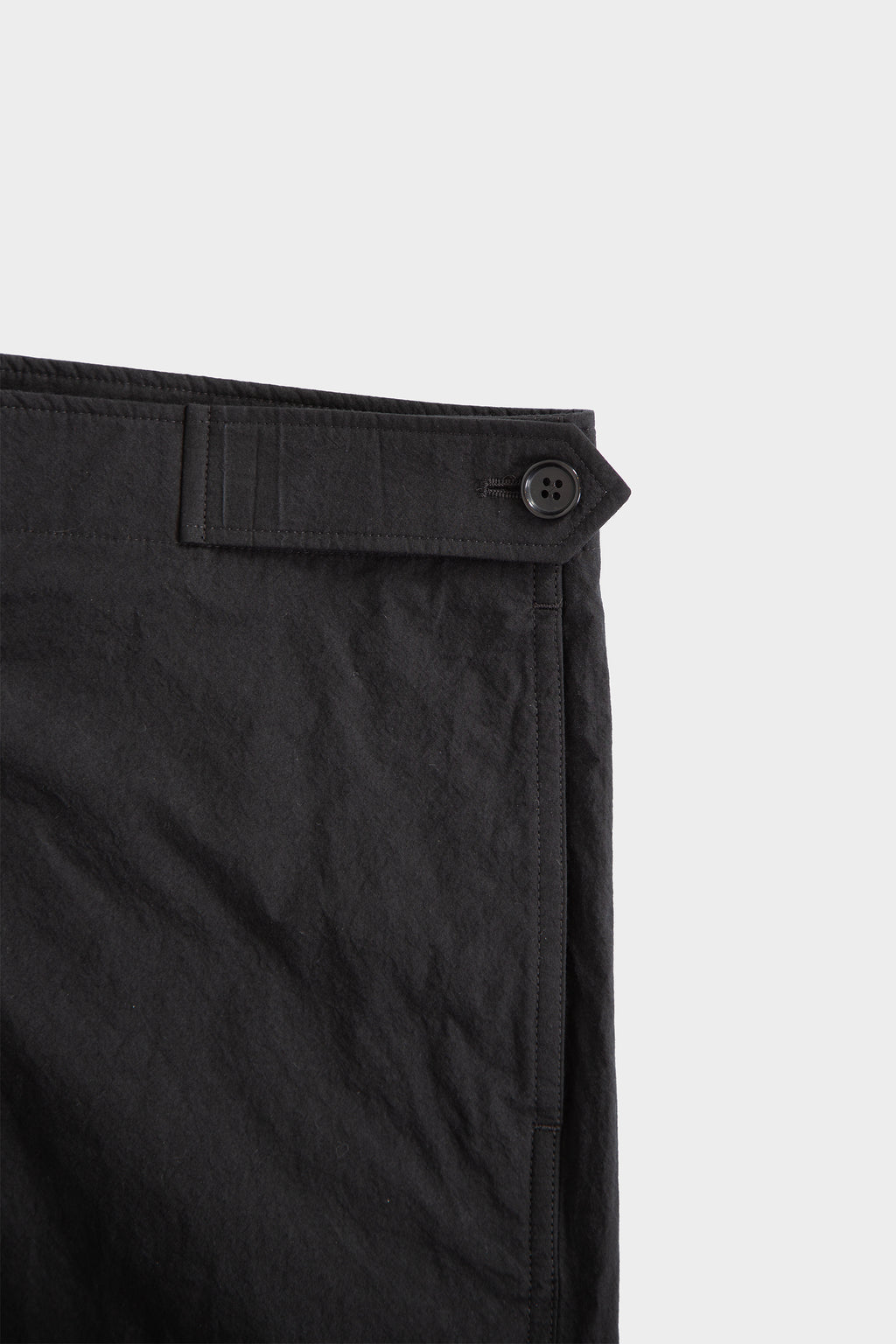 Black cotton poplin Bermuda shorts with adjustable waist