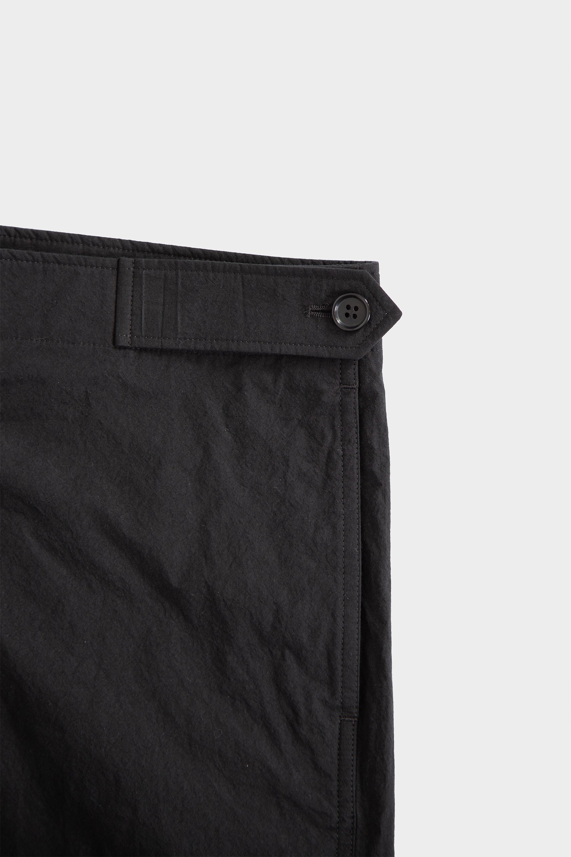 Black cotton poplin Bermuda shorts with adjustable waist