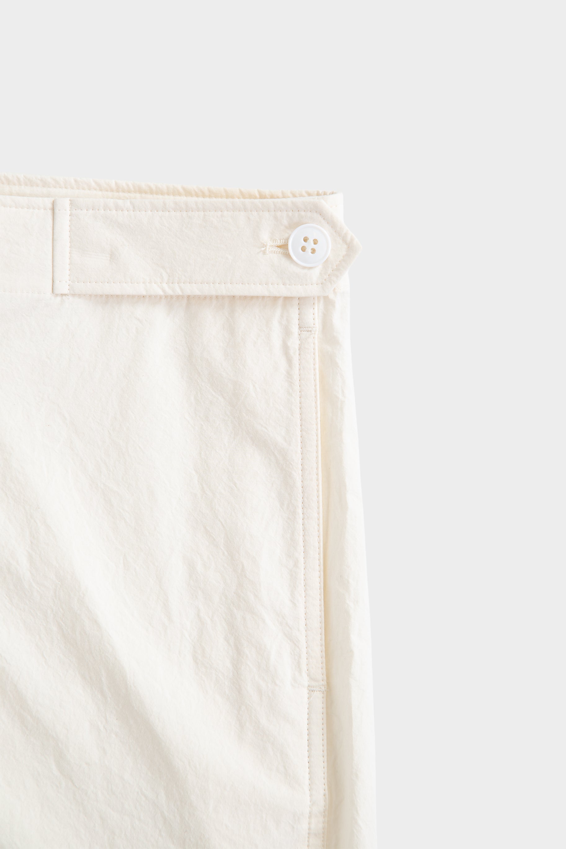 Cream cotton poplin Bermuda shorts with adjustable waist