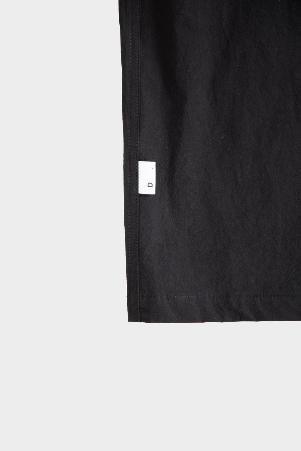 Black poplin shirt with zip and short sleeves