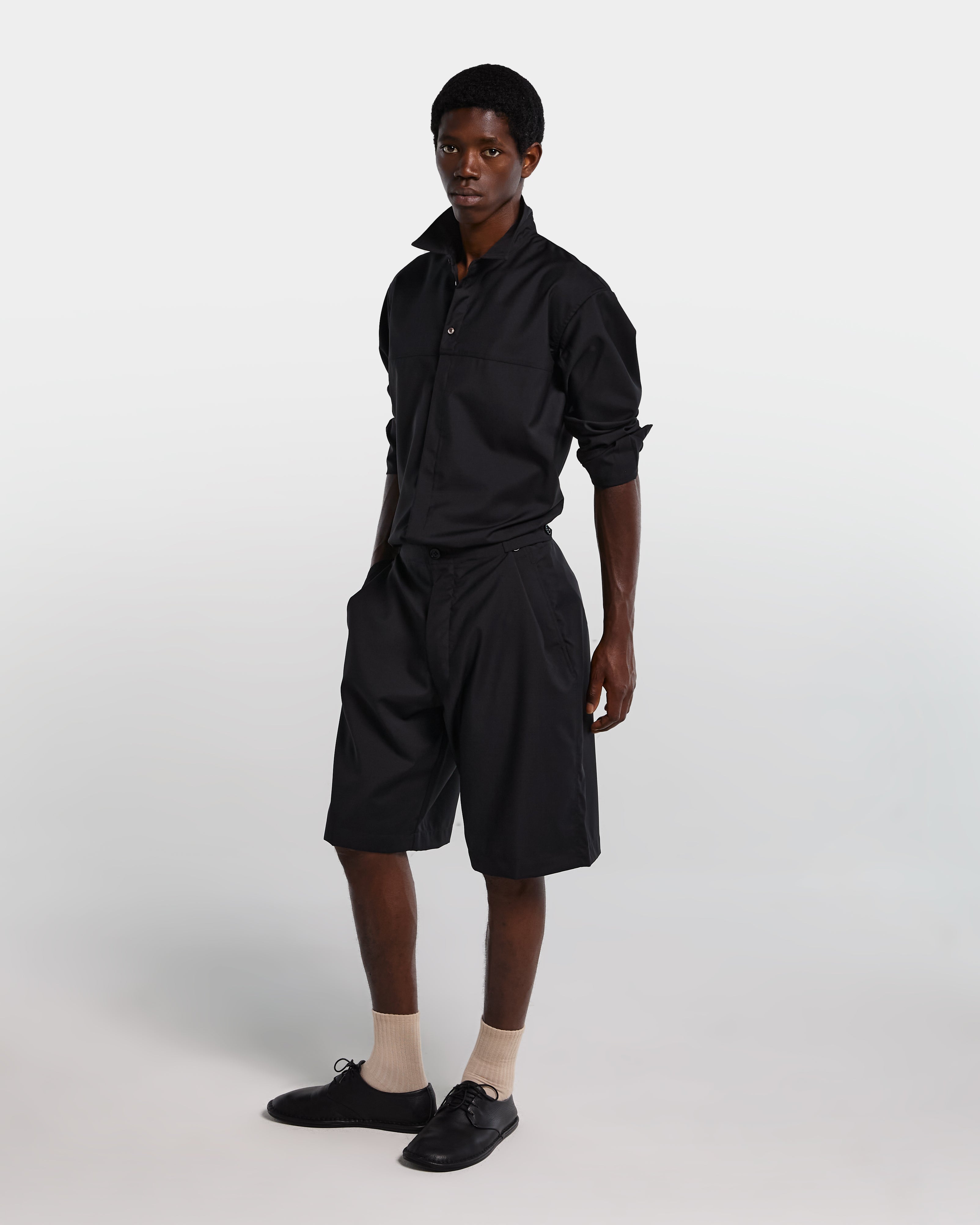 Black cotton poplin Bermuda shorts with adjustable waist