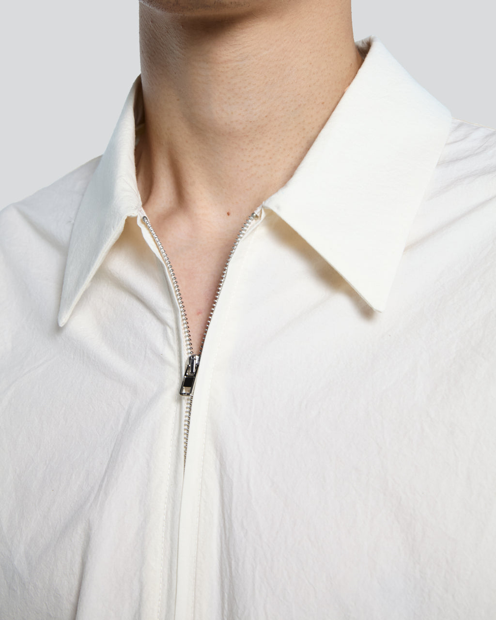Cream poplin shirt with zip and short sleeves