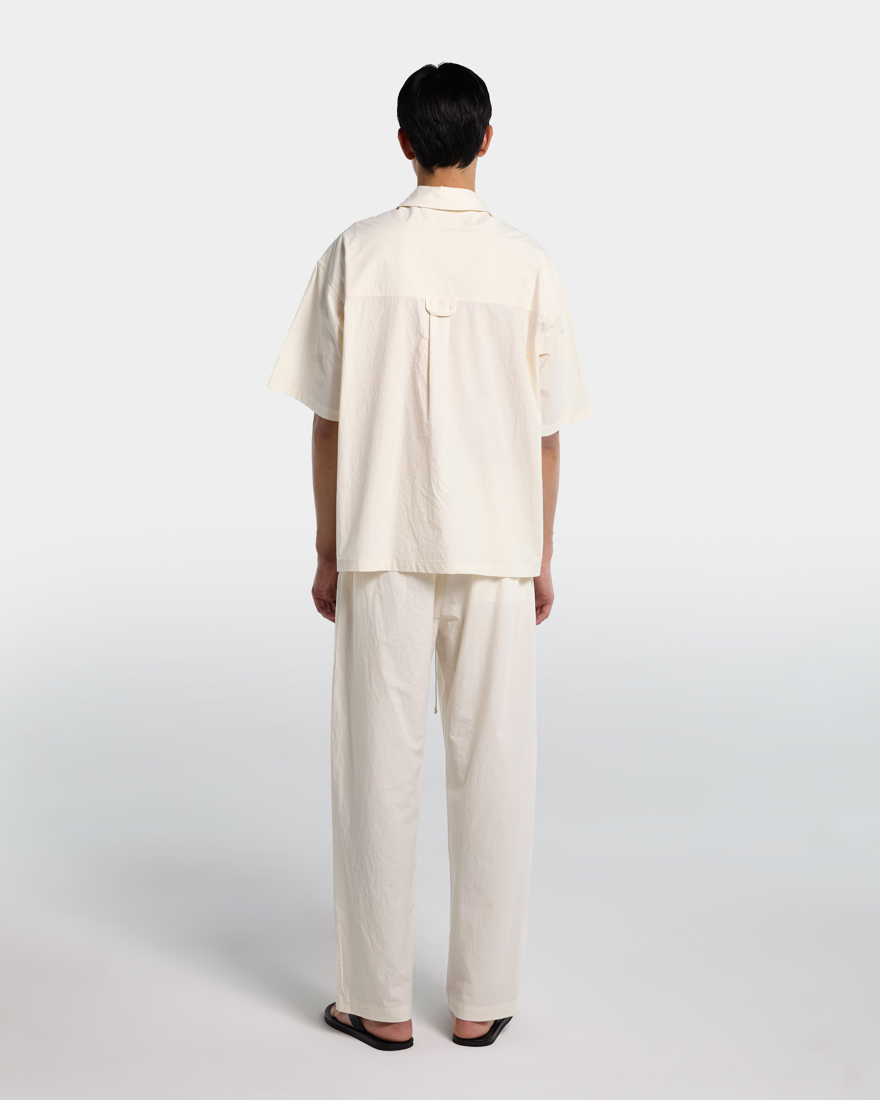 Cream poplin shirt with zip and short sleeves