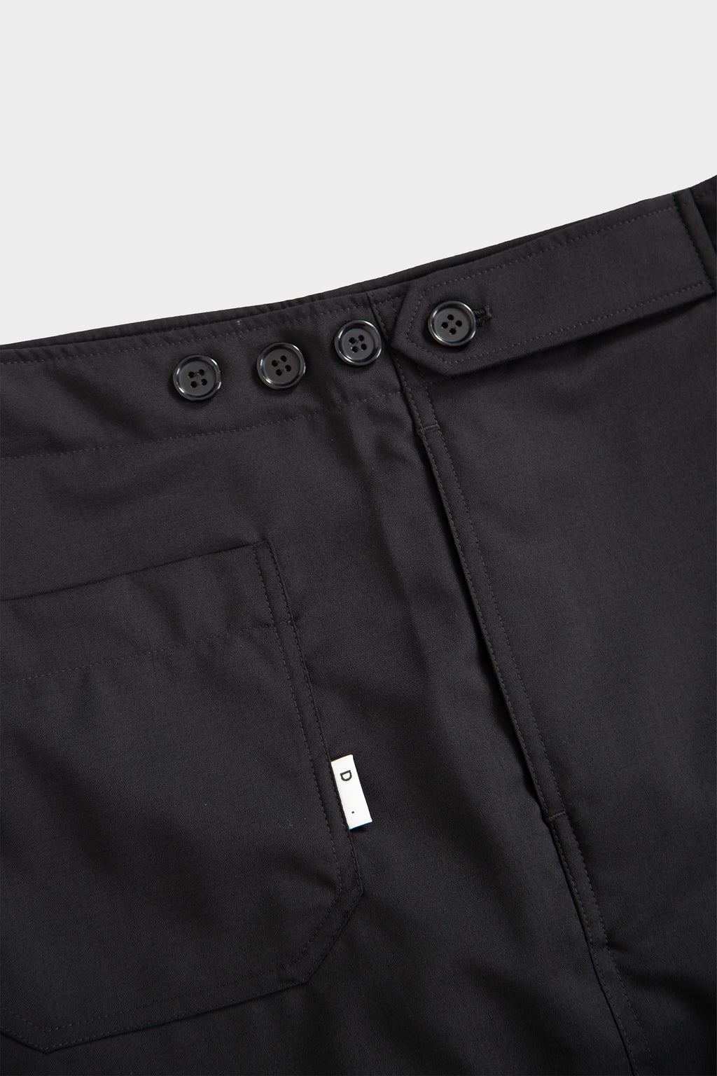 Black wool tailored short with adjustable waist