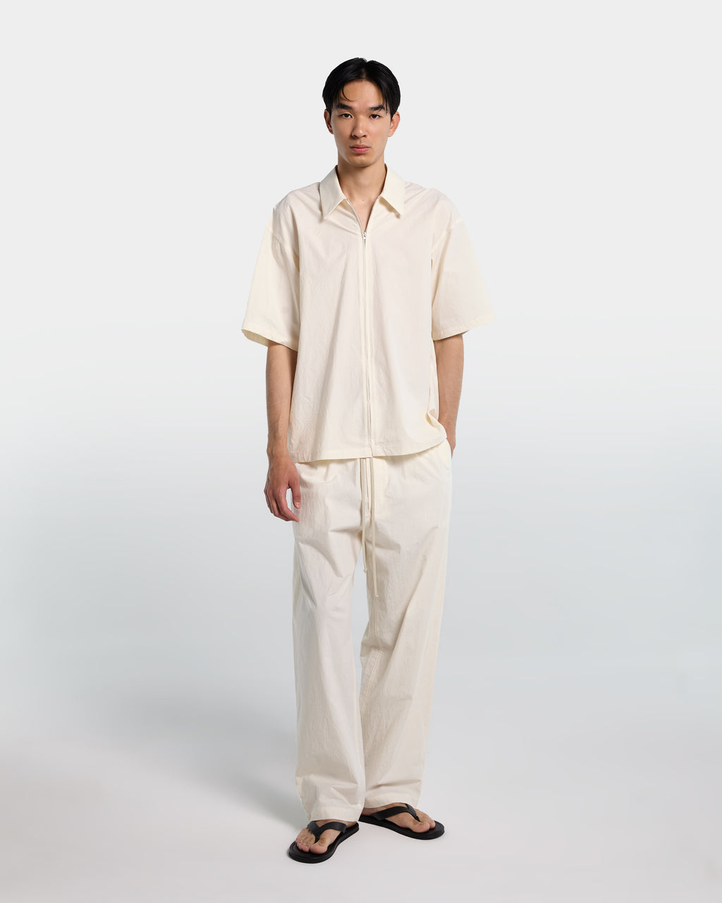 Cream poplin shirt with zip and short sleeves