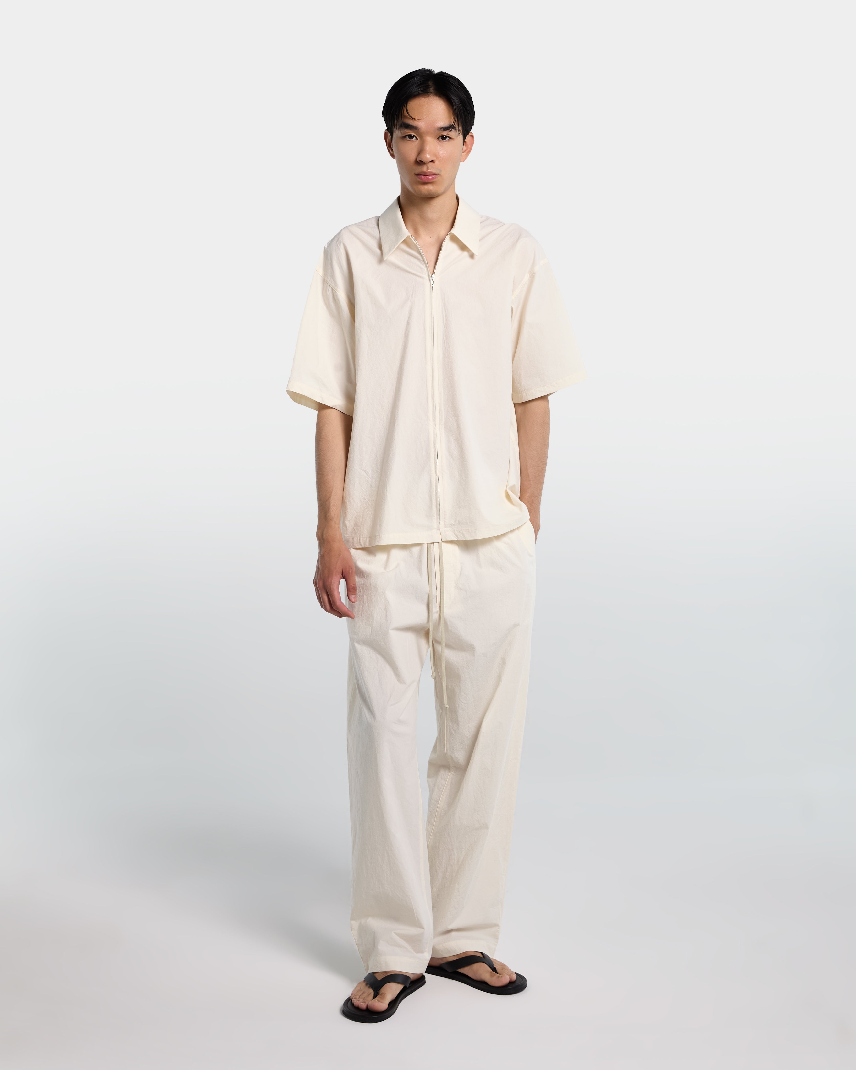 Cream poplin shirt with zip and short sleeves