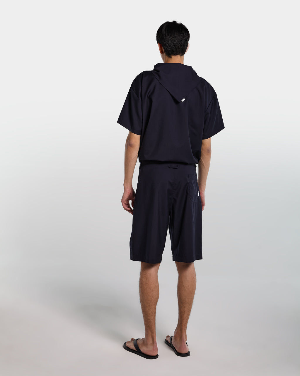 Navy blue wool tailored short with adjustable waist