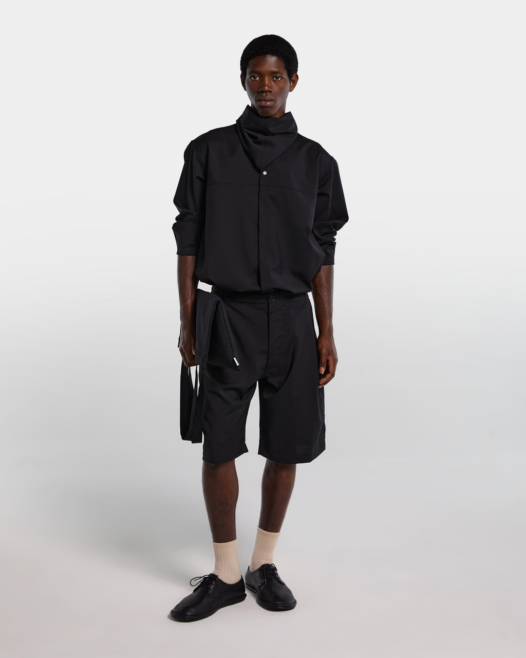 Black cotton poplin Bermuda shorts with adjustable waist