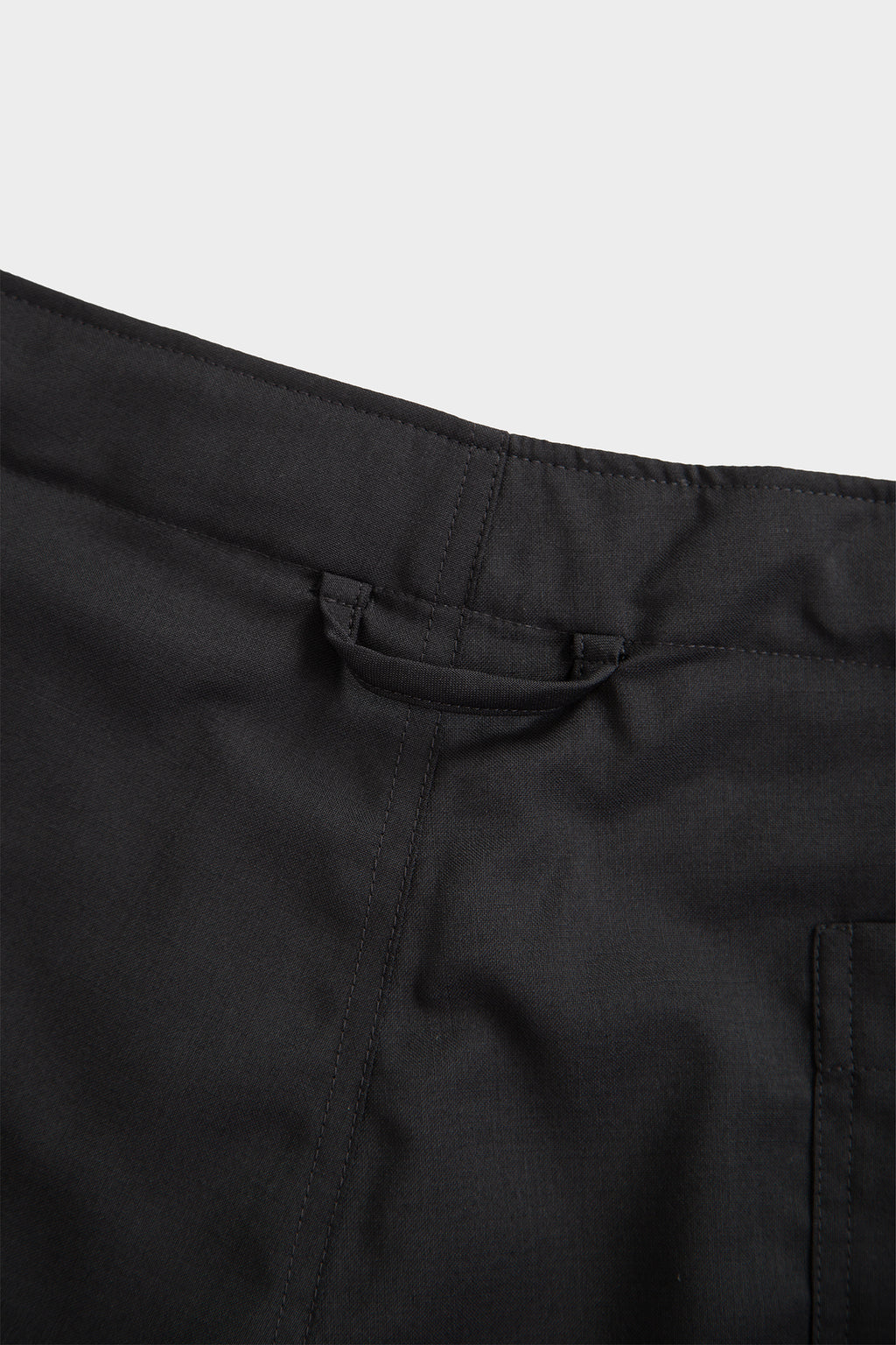 Black wool tailored short with adjustable waist
