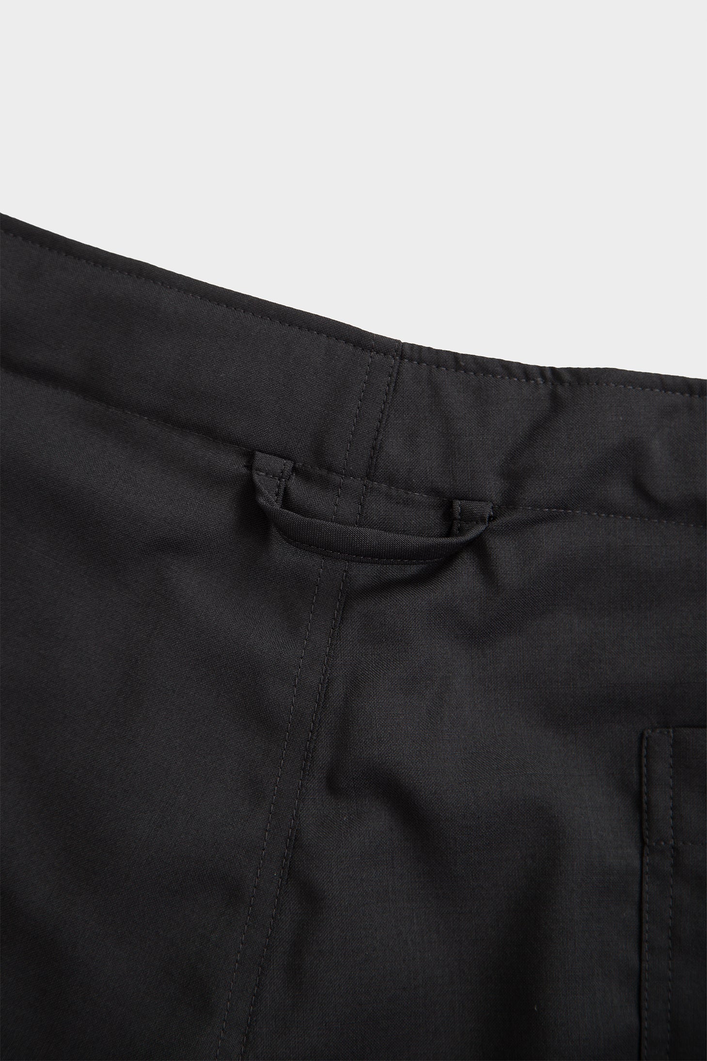 Black wool tailored short with adjustable waist
