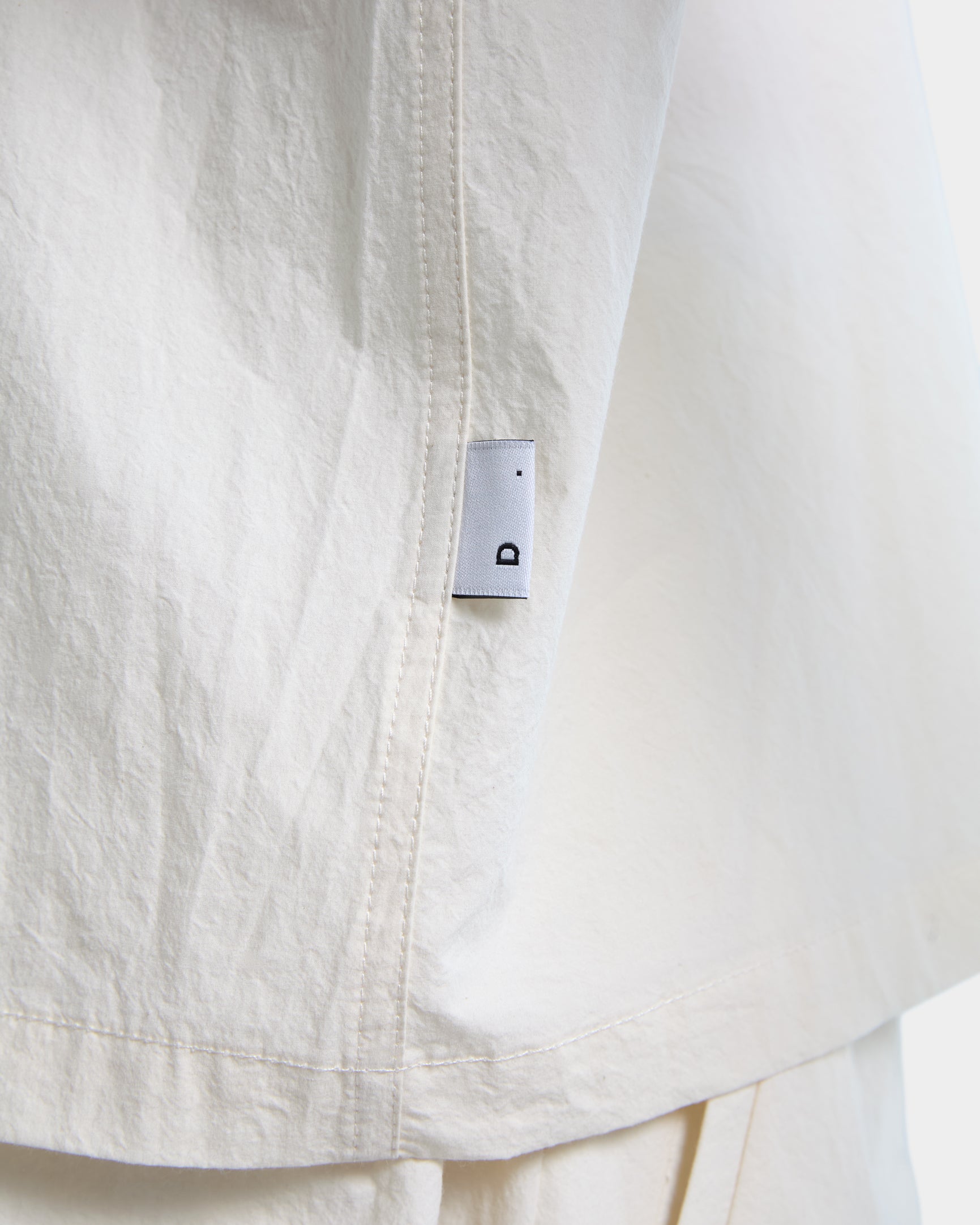 Cream poplin shirt with zip and short sleeves